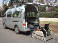 rent-a-car with wheelchair lift